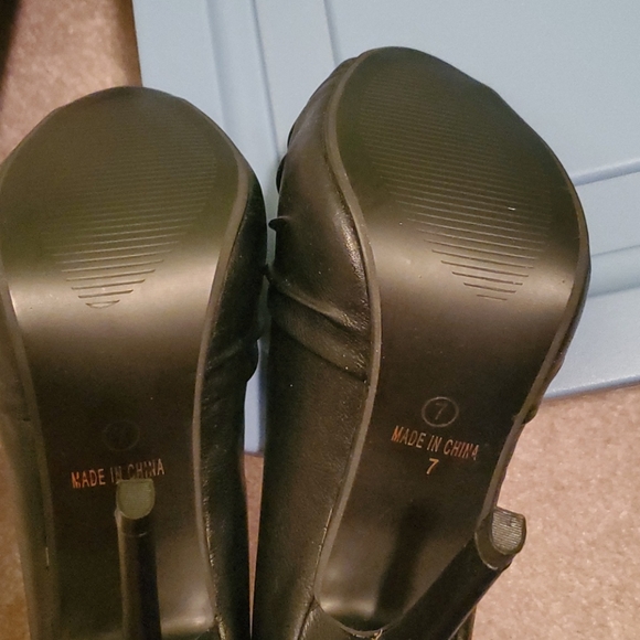 Charlotte Russe pumps - Picture 4 of 4